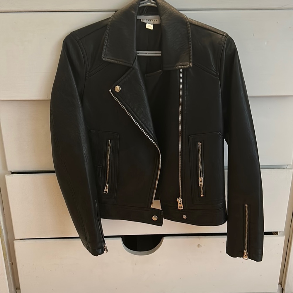 Leather jacket with zipper
